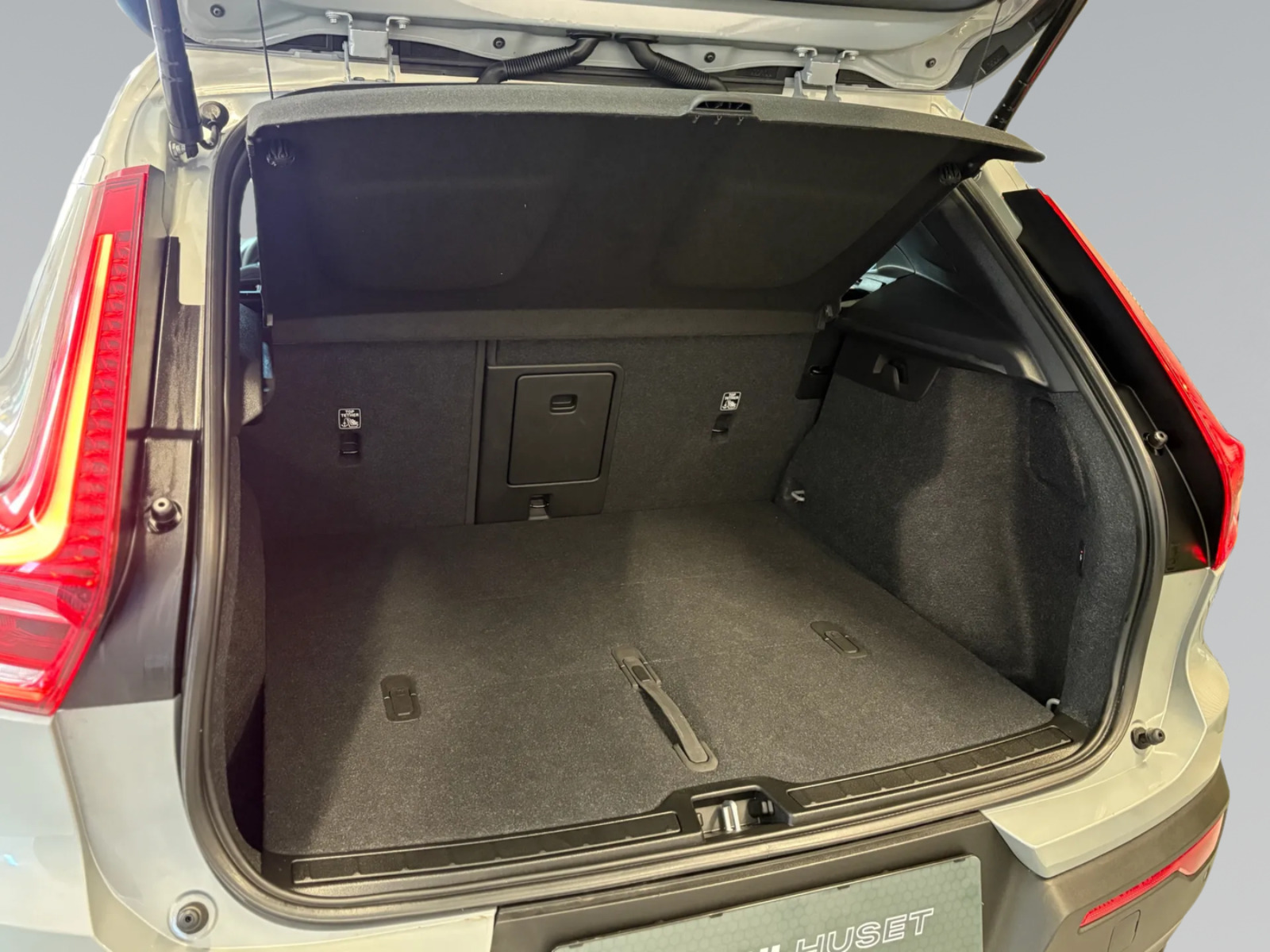 Grå Volvo EX40 fra 2026