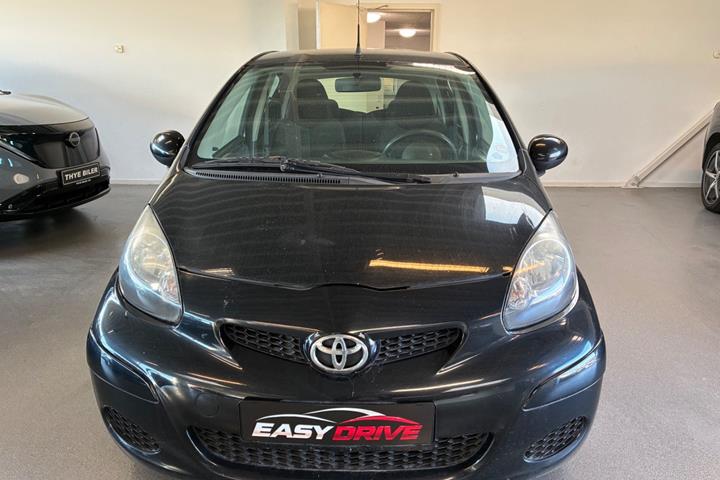 Sort Toyota Aygo fra 2011