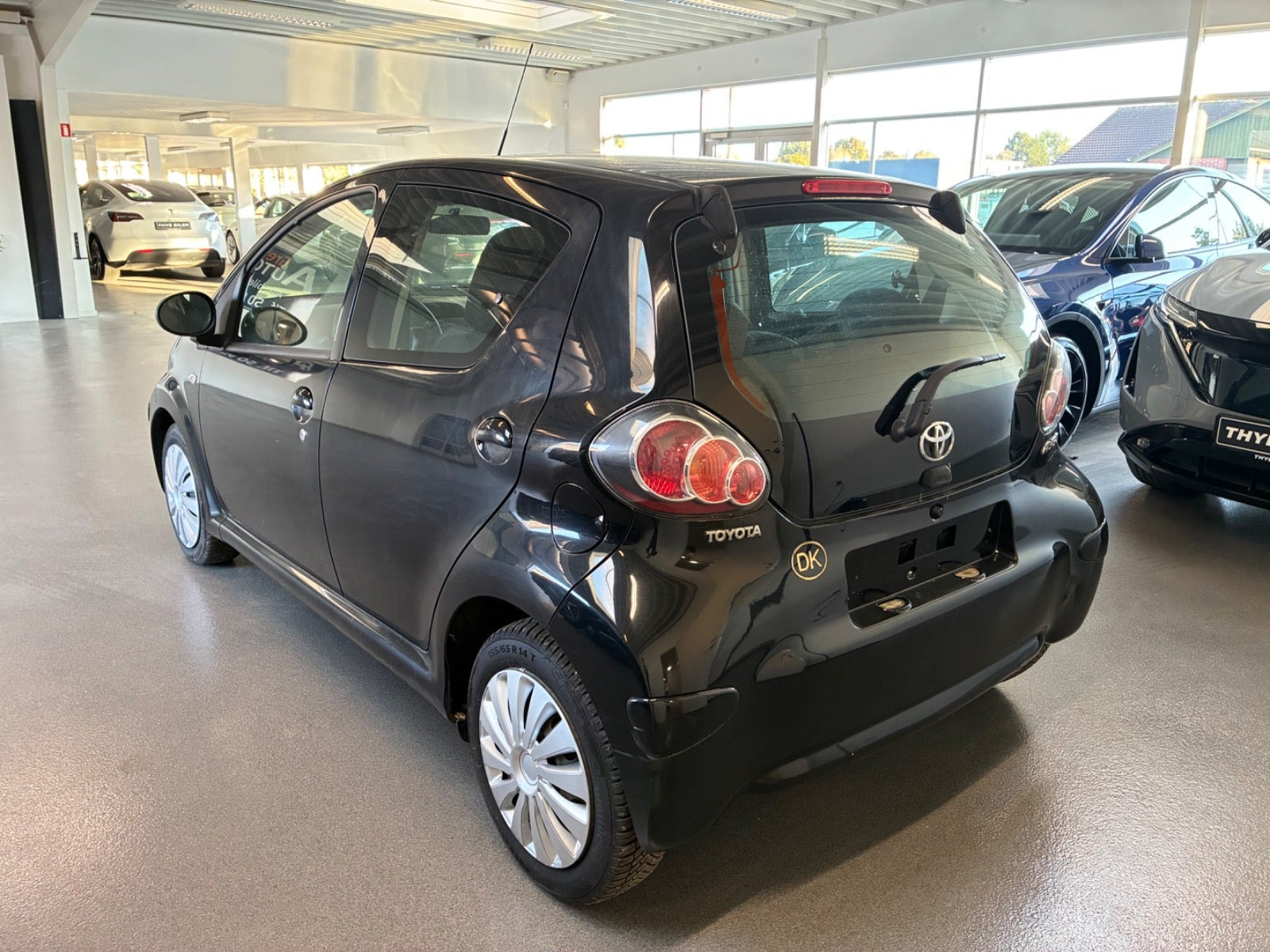 Sort Toyota Aygo fra 2011