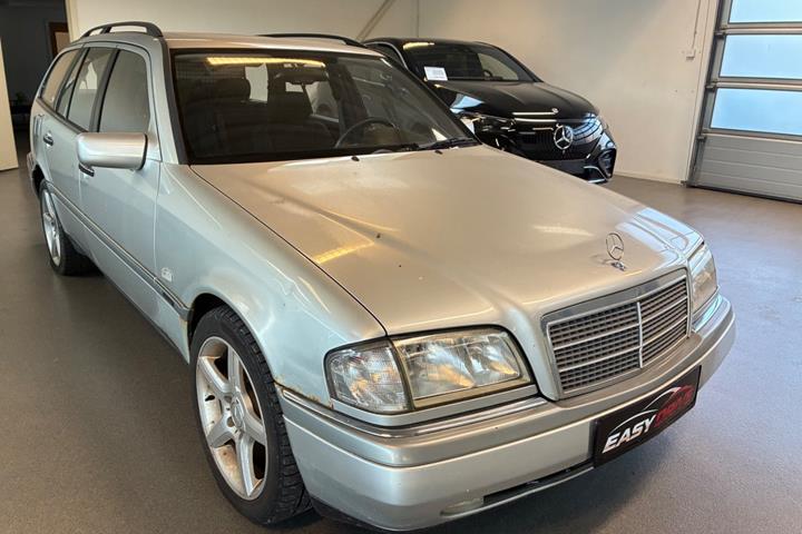 undefined Mercedes C230 fra 1996 set udefra