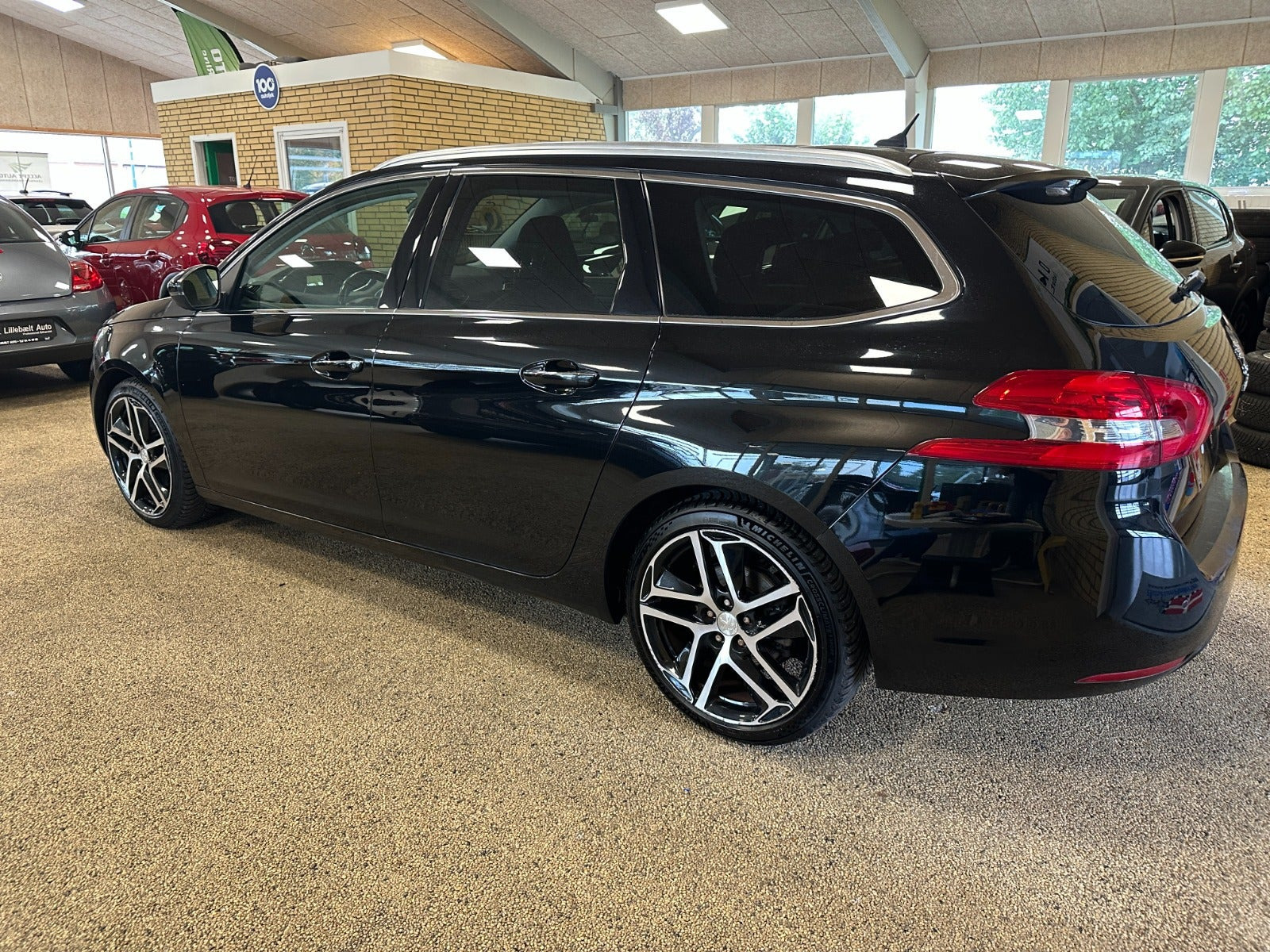 Sort Peugeot 308 fra 2016
