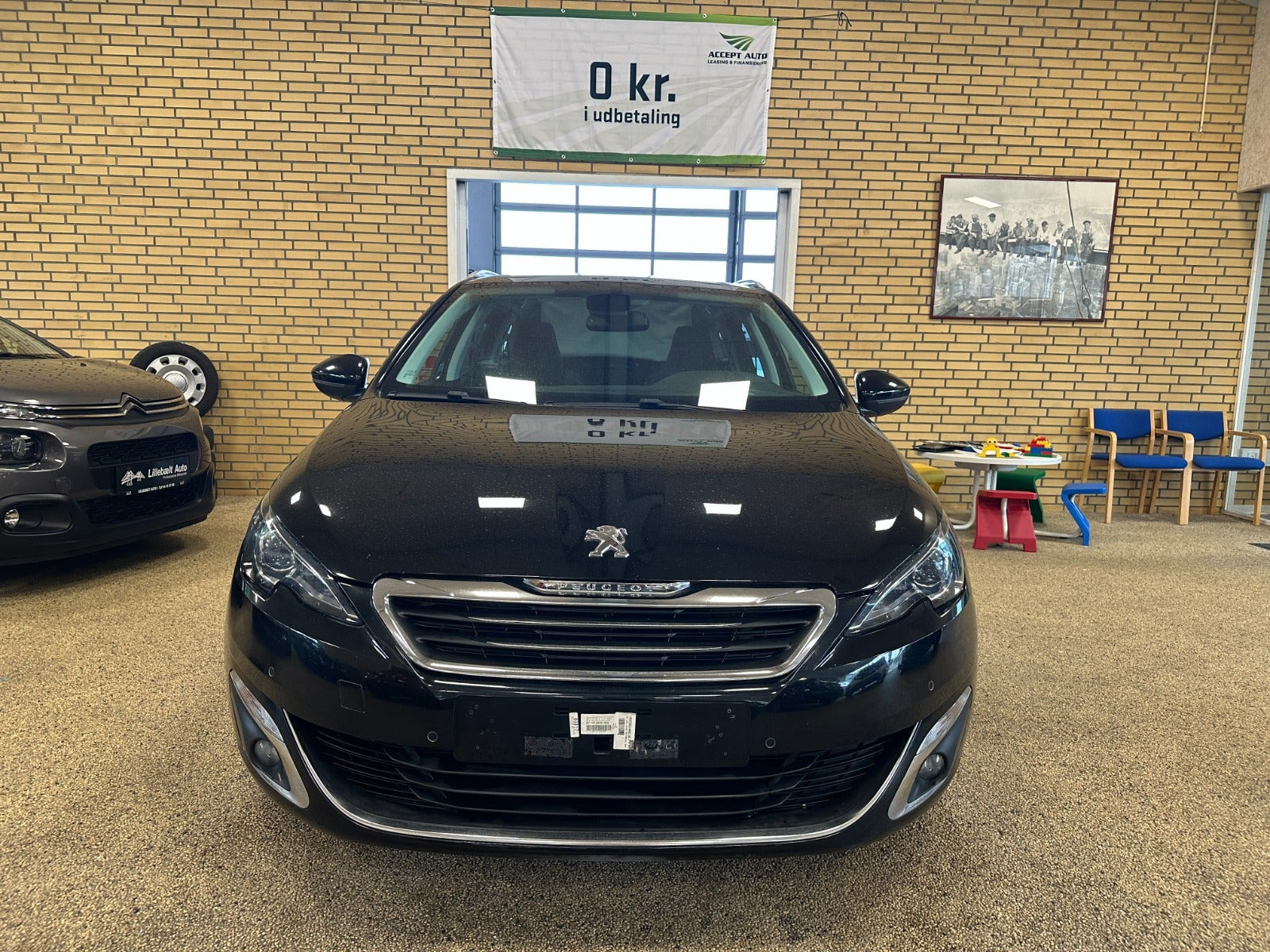 Sort Peugeot 308 fra 2016