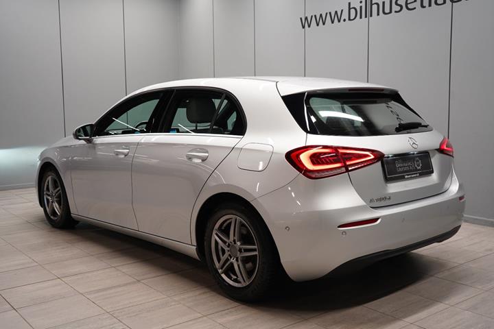 Sølv Mercedes A180 d fra 2018