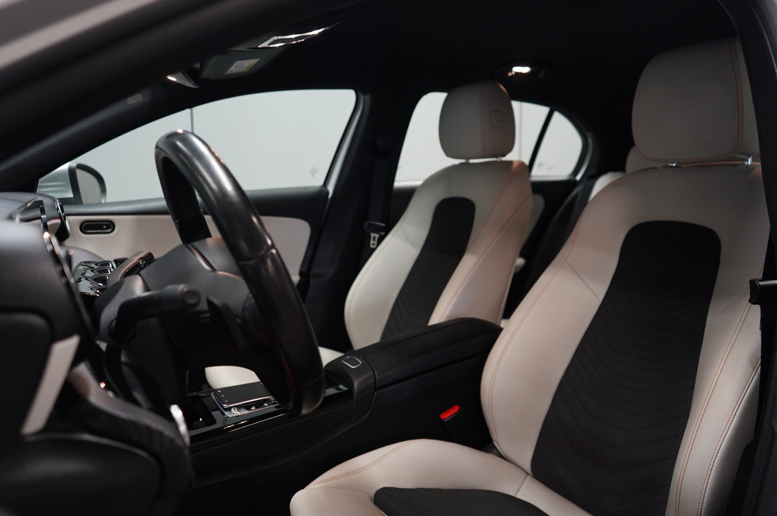 Sølv Mercedes A180 d fra 2018