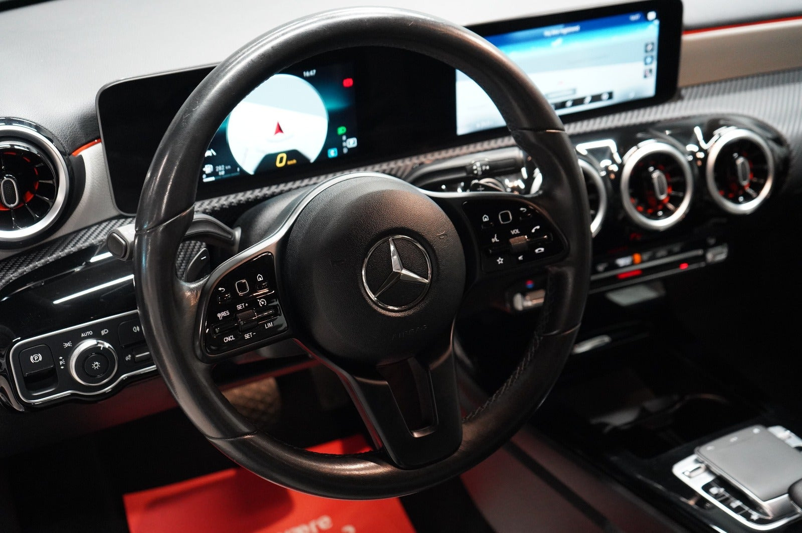 Sølv Mercedes A180 d fra 2018
