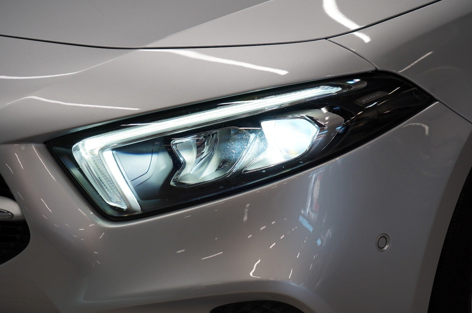 Sølv Mercedes A180 d fra 2018