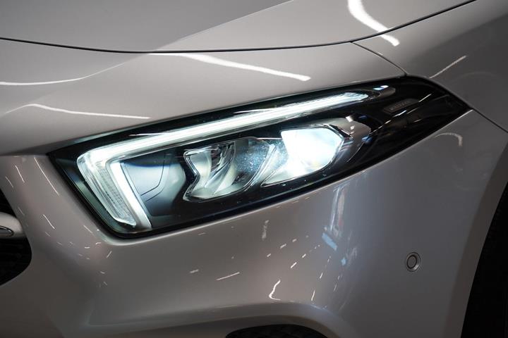 Sølv Mercedes A180 d fra 2018