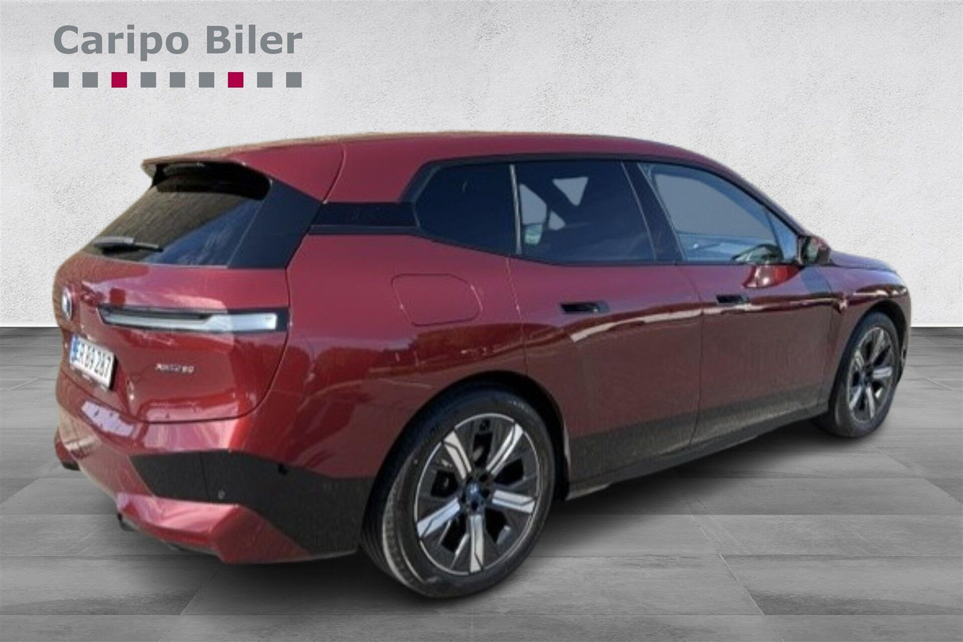 Rød BMW iX fra 2024