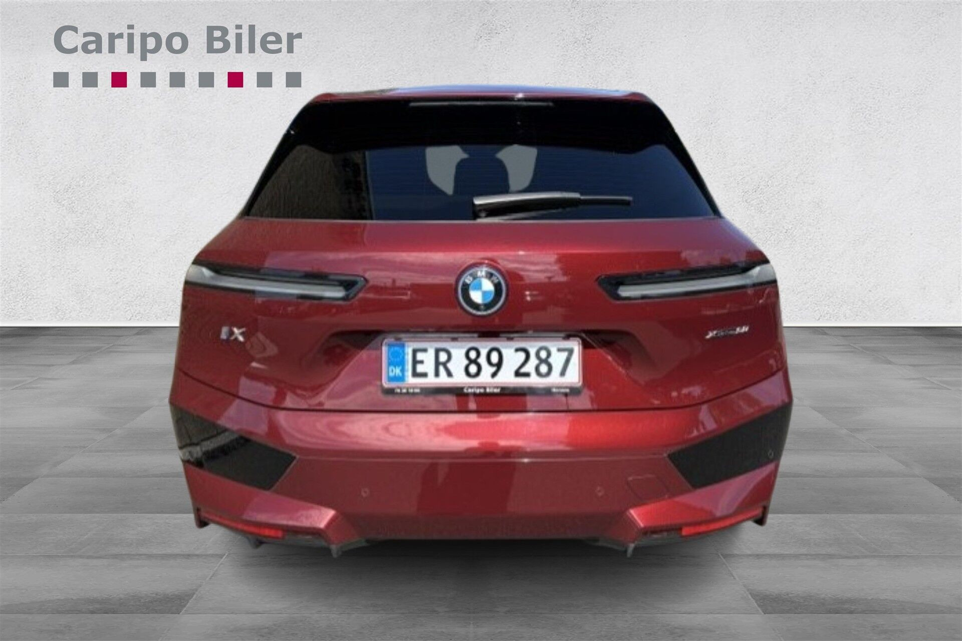 Rød BMW iX fra 2024