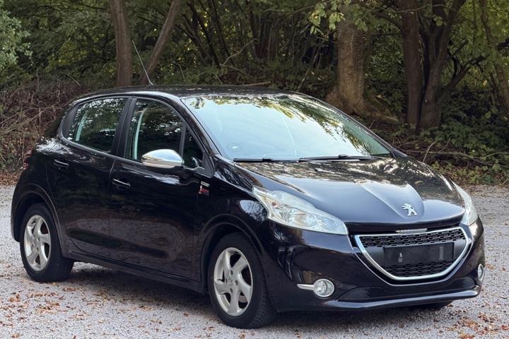 undefined Peugeot 208 fra 2012