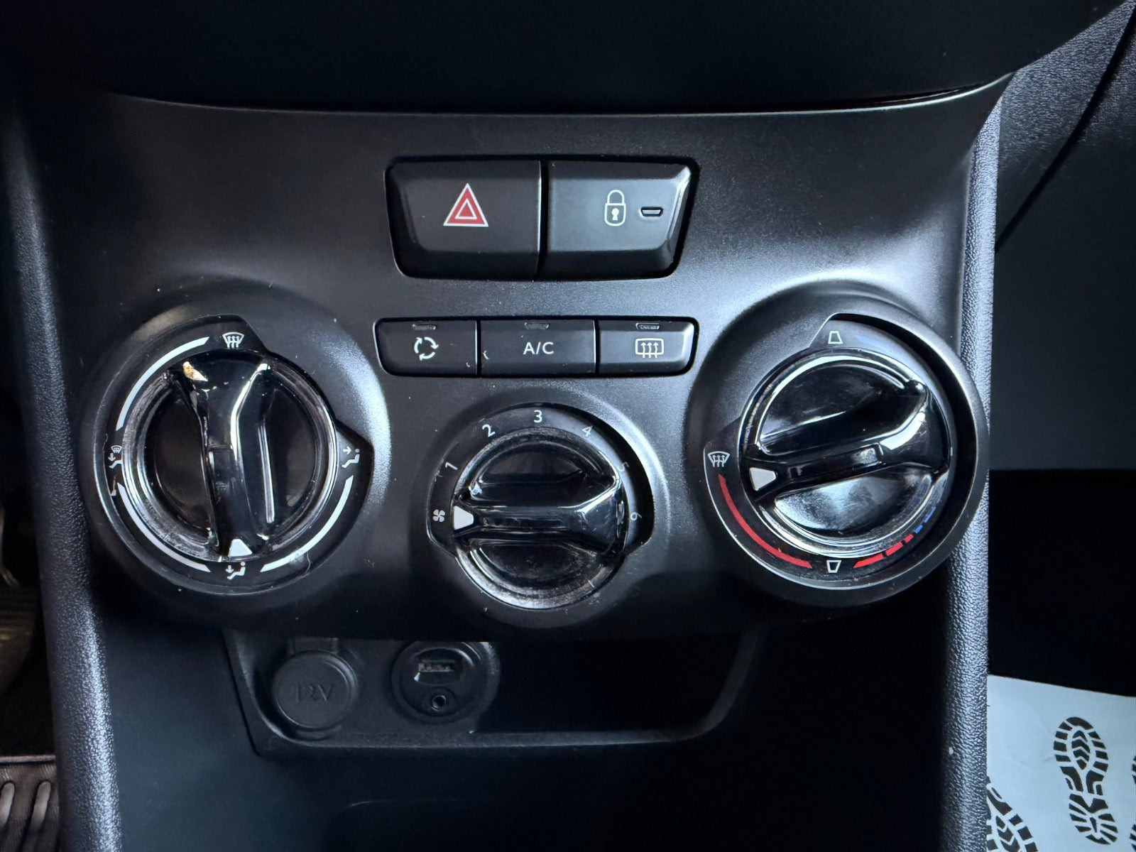 undefined Peugeot 208 fra 2012