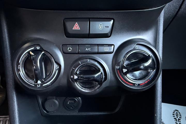undefined Peugeot 208 fra 2012