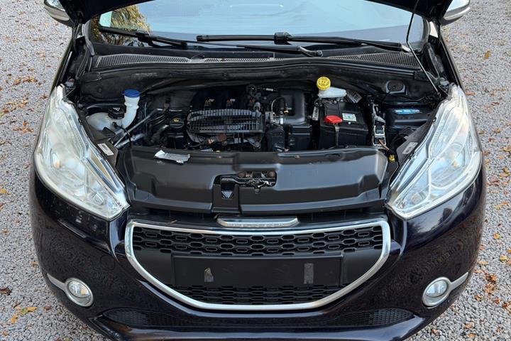 undefined Peugeot 208 fra 2012