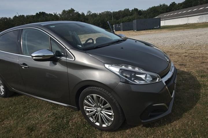 undefined Peugeot 208 fra 2018