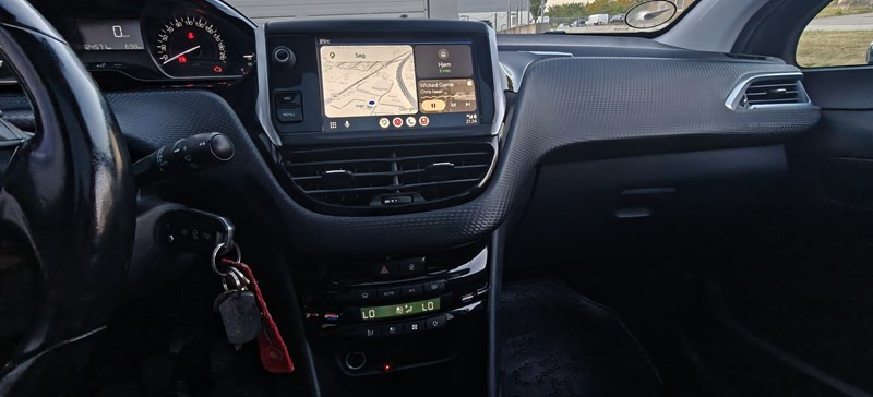 undefined Peugeot 208 fra 2018