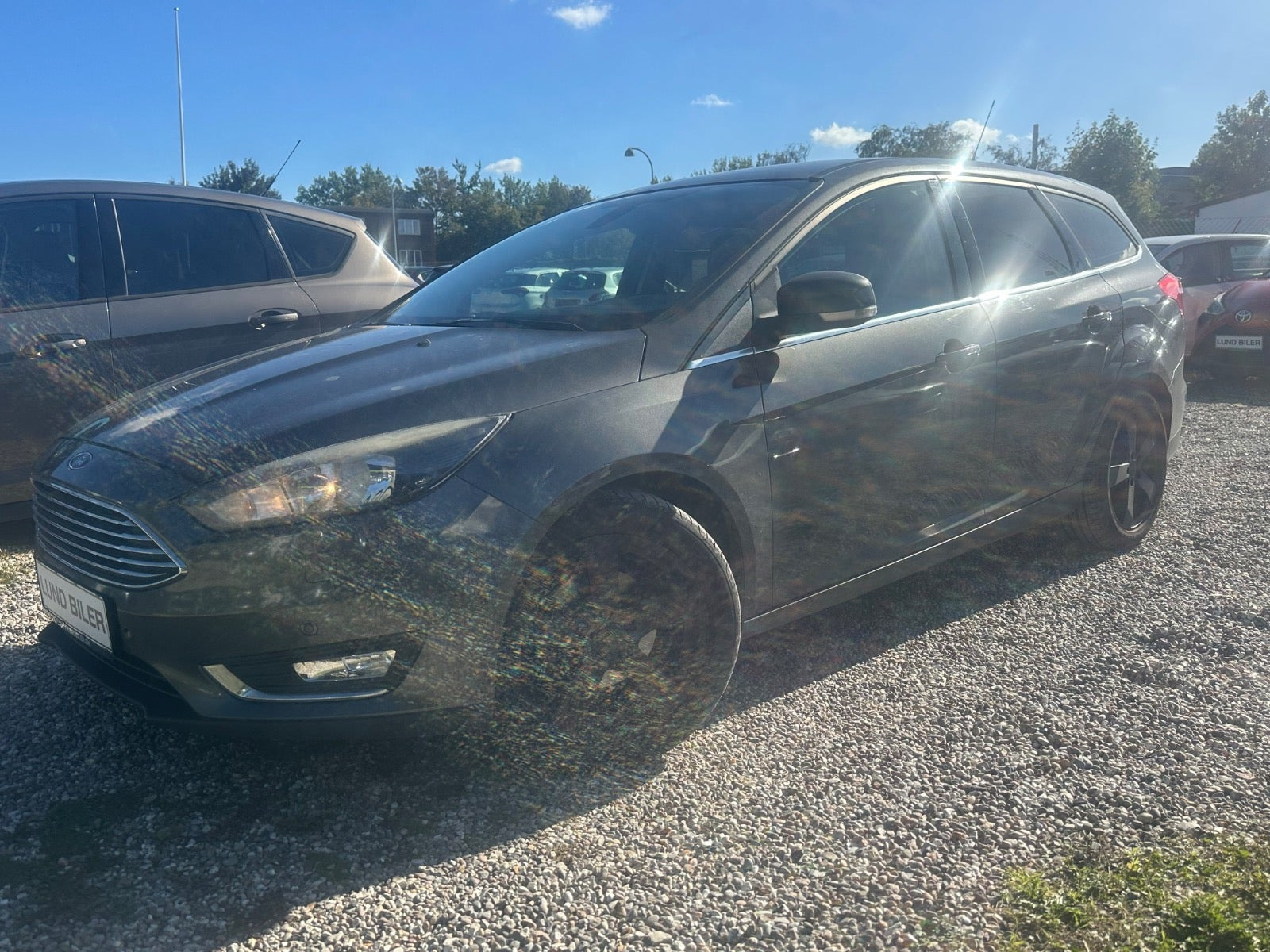 Grå Ford Focus fra 2016