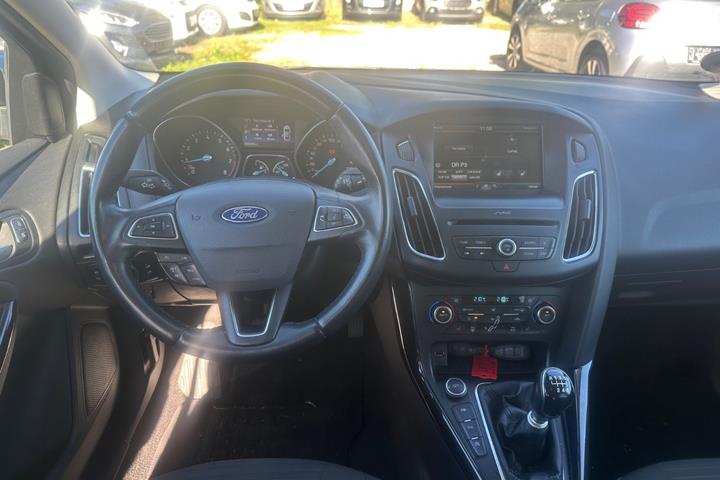 Grå Ford Focus fra 2016