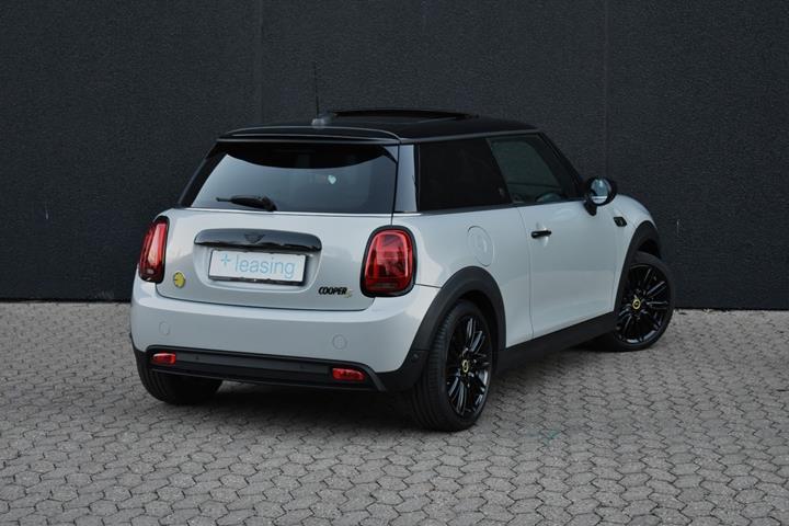 Hvid Mini Cooper SE fra 2022