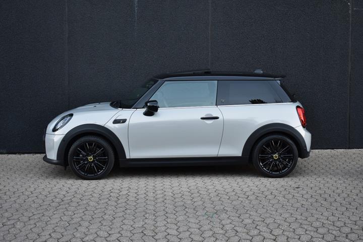 Hvid Mini Cooper SE fra 2022