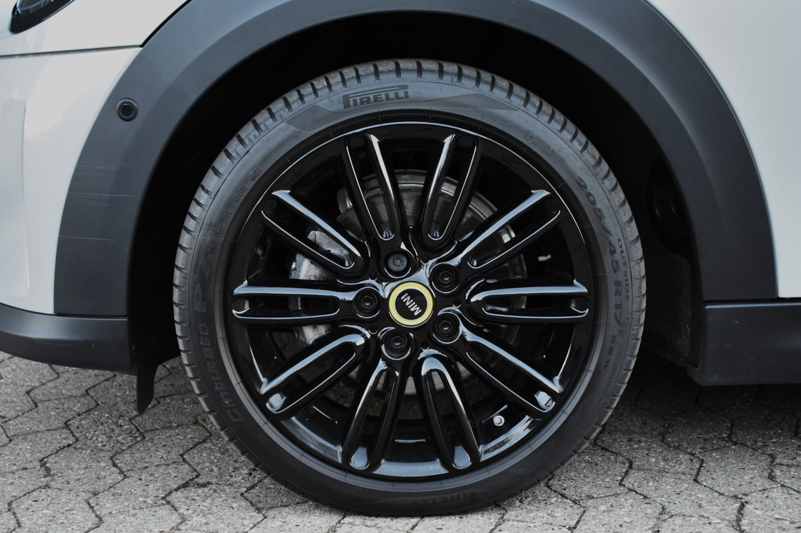 Hvid Mini Cooper SE fra 2022