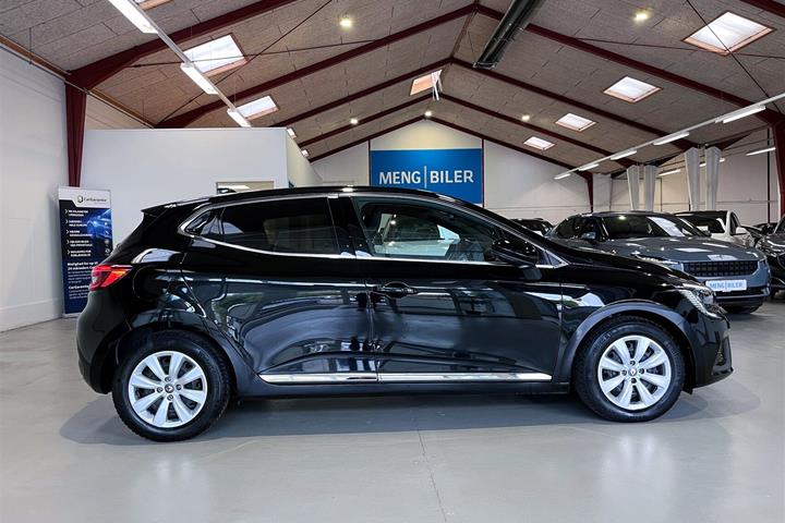Sort Renault Clio fra 2023
