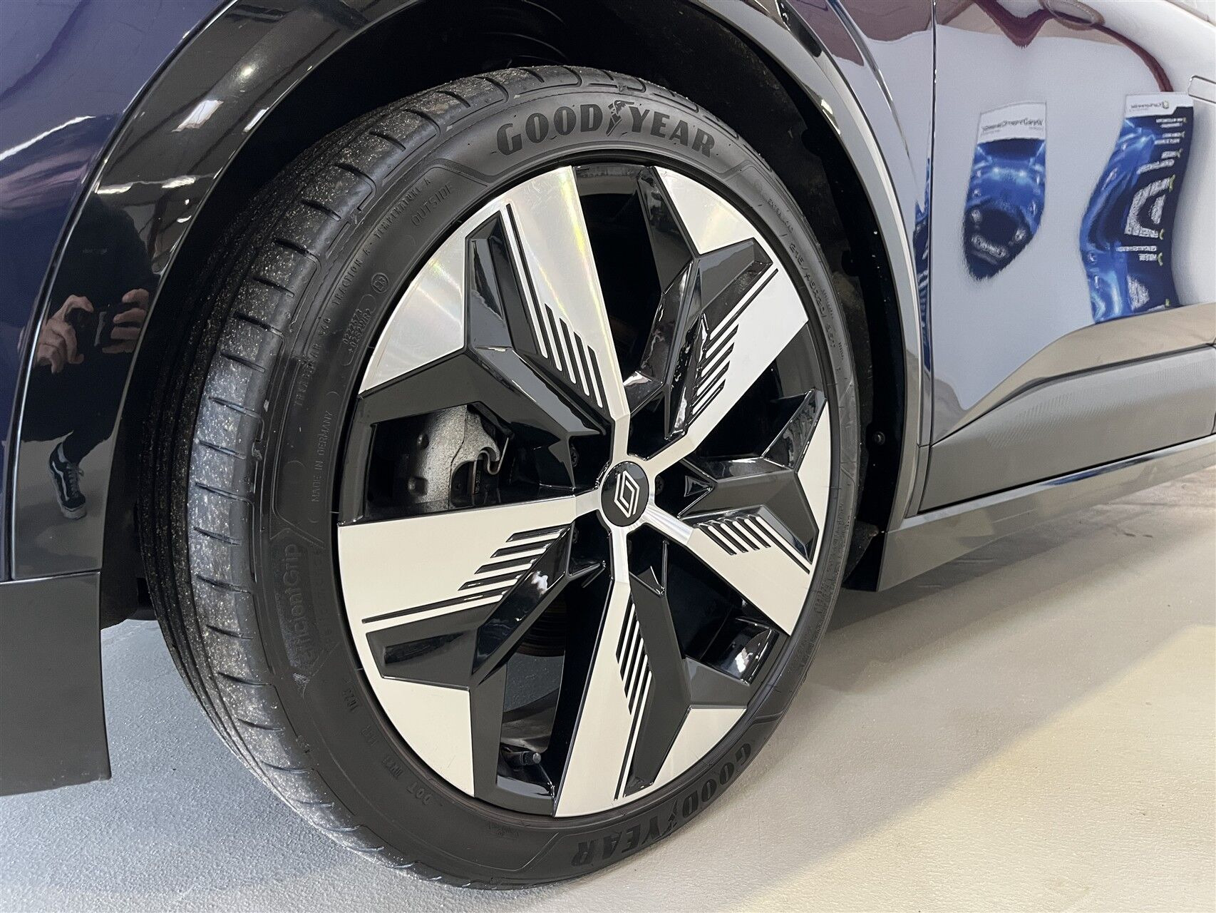 Blå Renault Mégane fra 2024