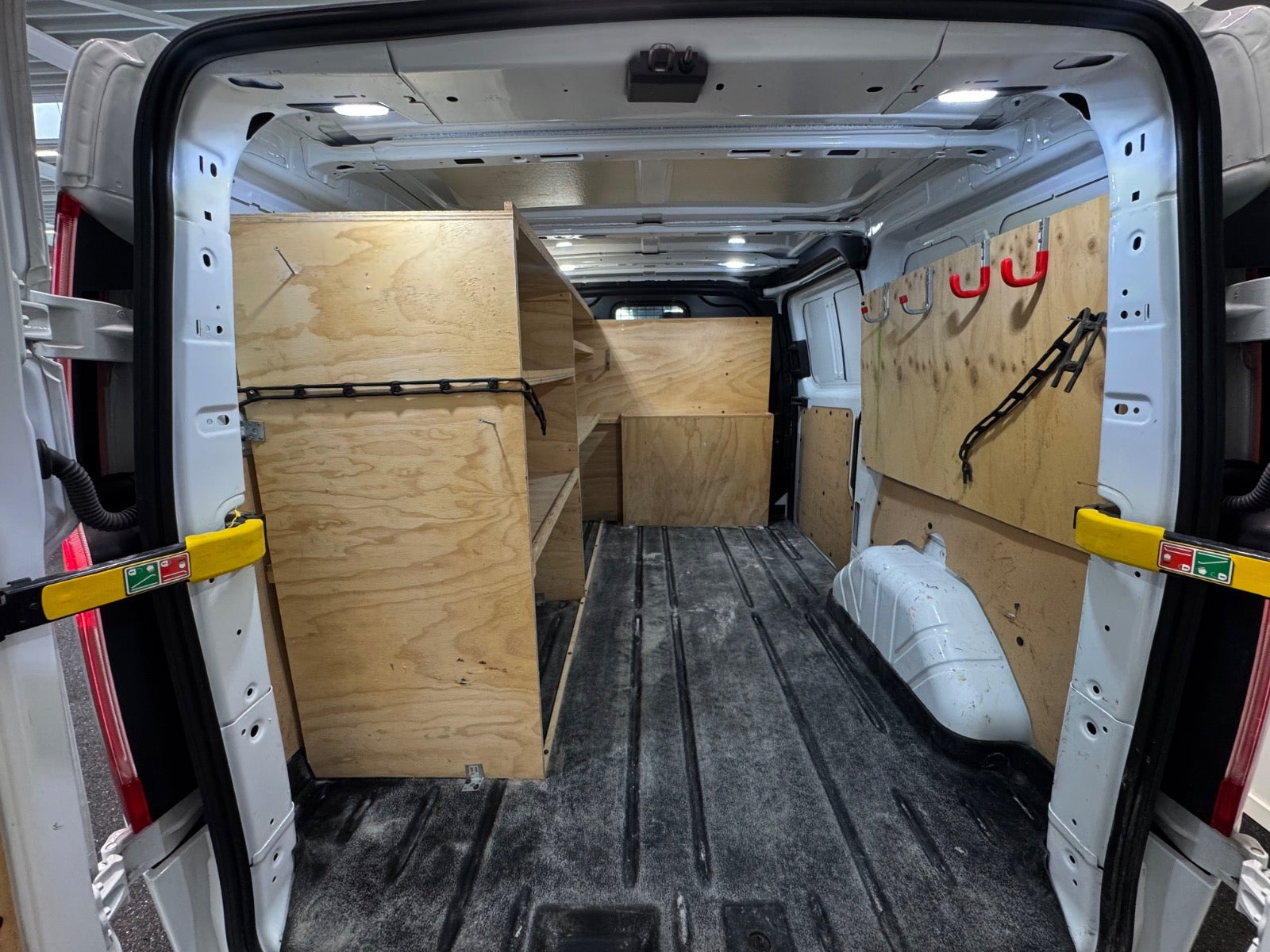 Hvid Ford Transit Custom 300 L1 fra 2023