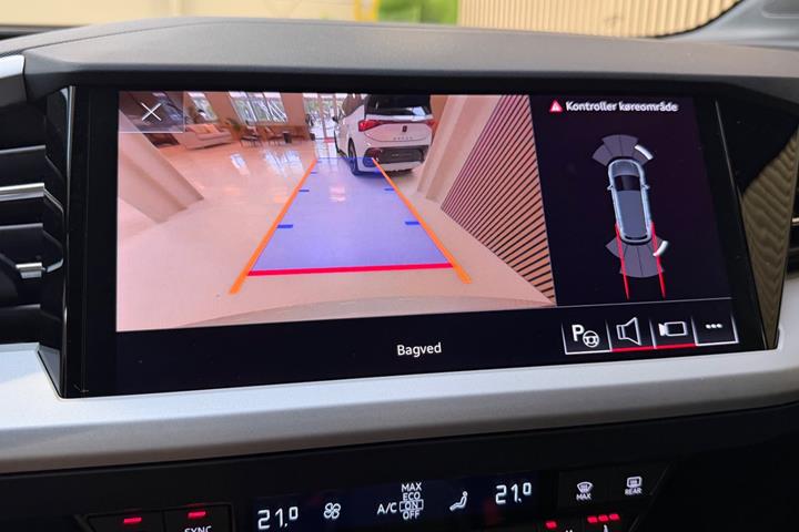 Hvid Audi Q4 e-tron fra 2023