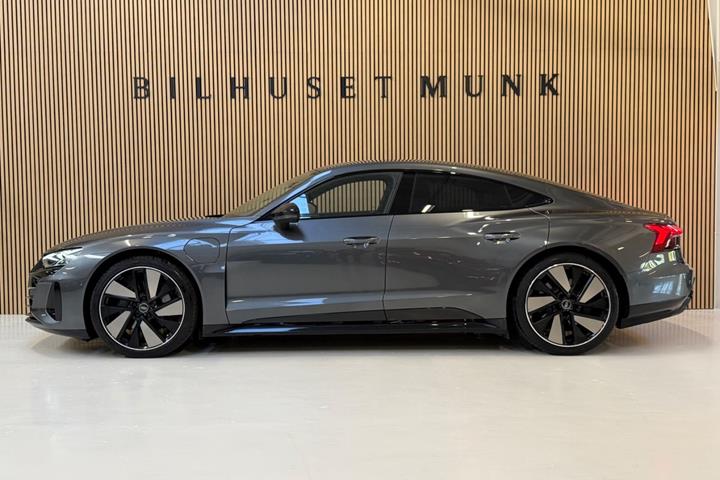 Grå Audi e-tron GT fra 2024