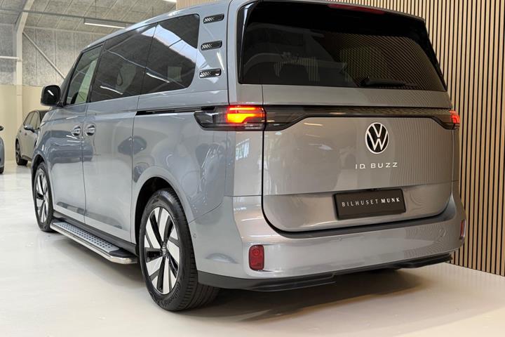 Sølv VW ID.Buzz fra 2025