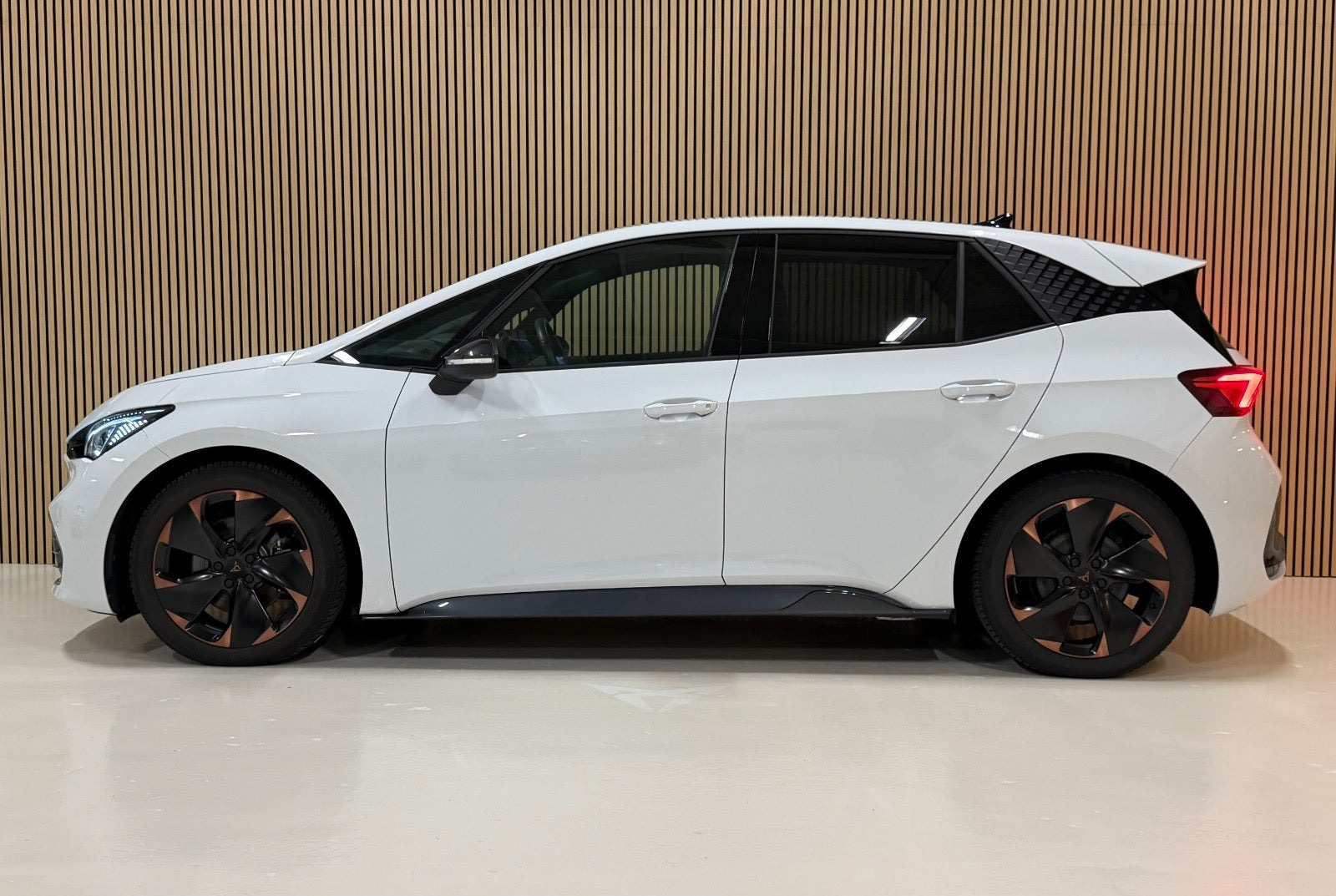 Hvid Cupra Born fra 2024