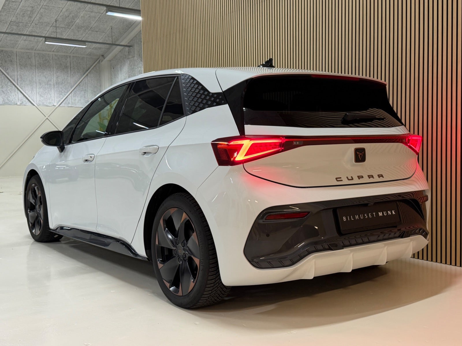 Hvid Cupra Born fra 2024