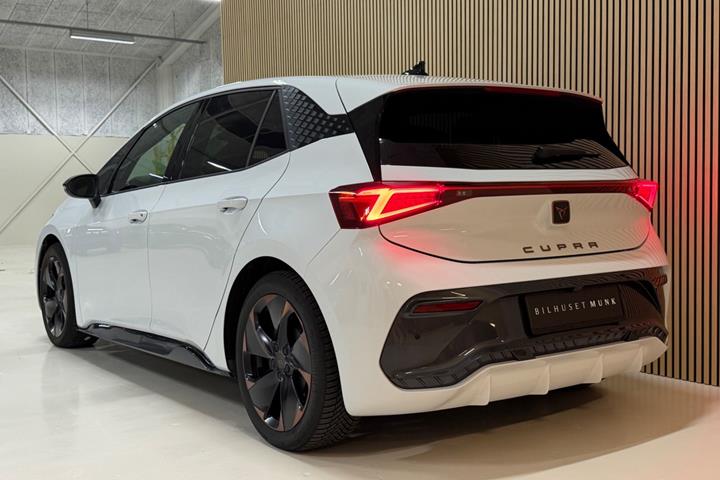 Hvid Cupra Born fra 2024