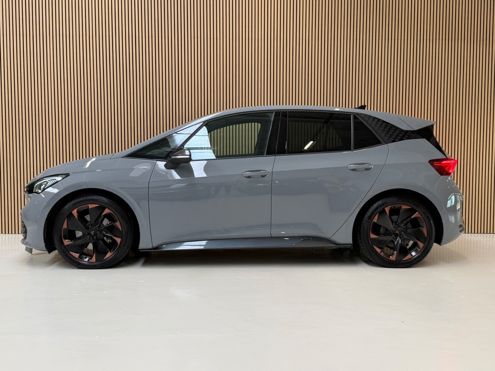Grå Cupra Born fra 2024