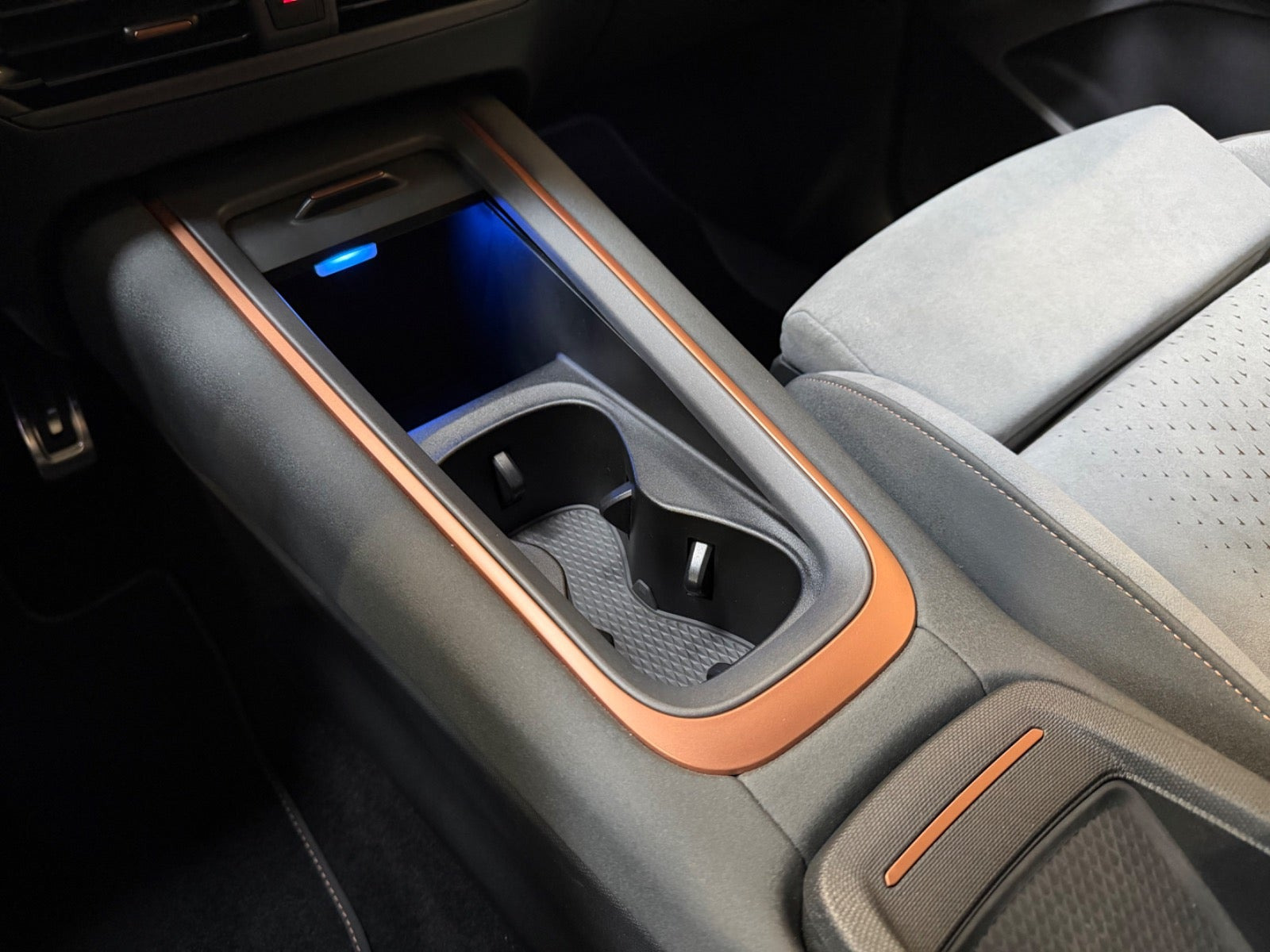 Grå Cupra Born fra 2024