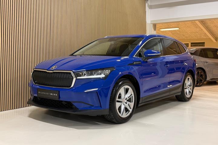 Blå Skoda Enyaq fra 2022