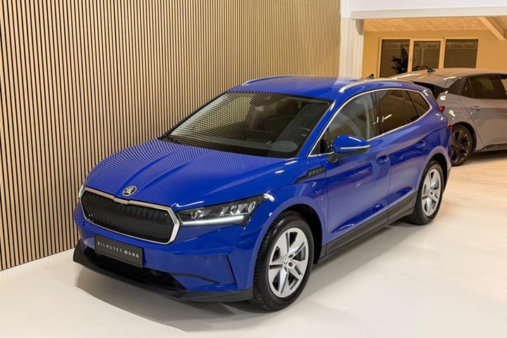 Blå Skoda Enyaq fra 2022