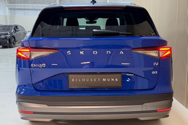 Blå Skoda Enyaq fra 2022