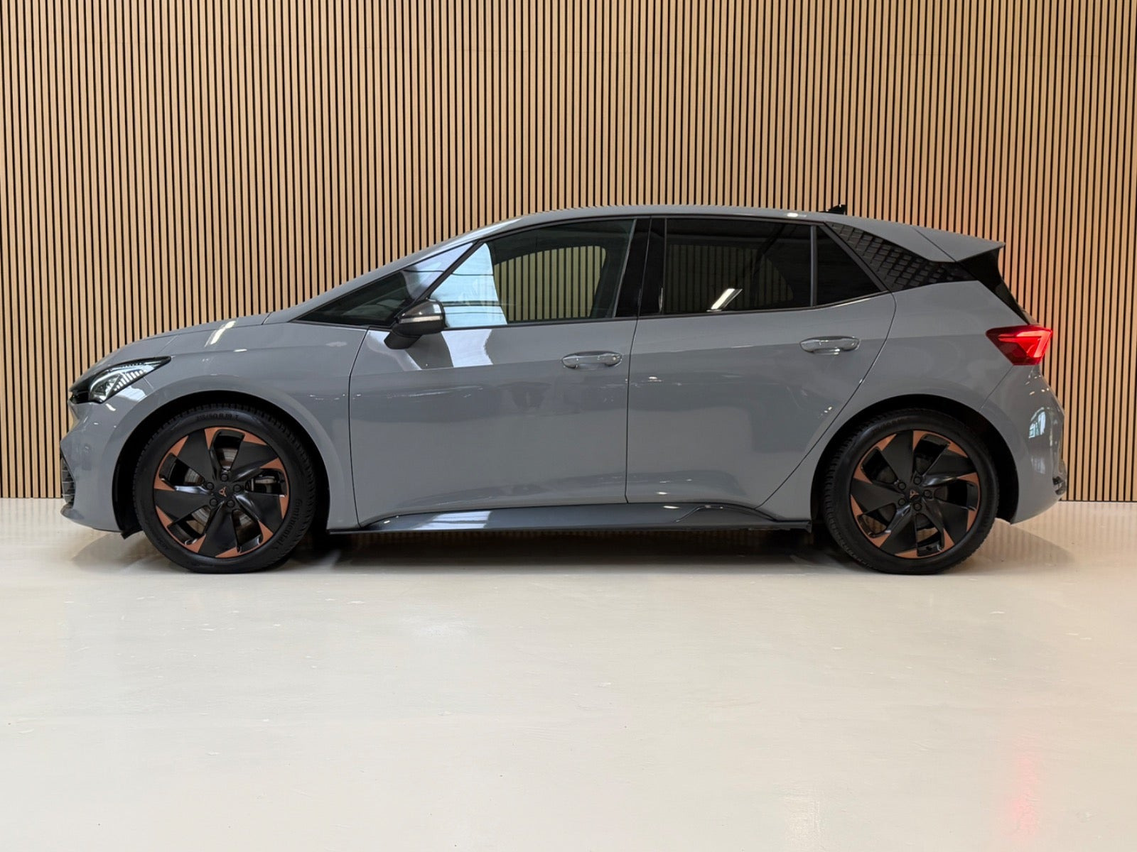 Grå Cupra Born fra 2024
