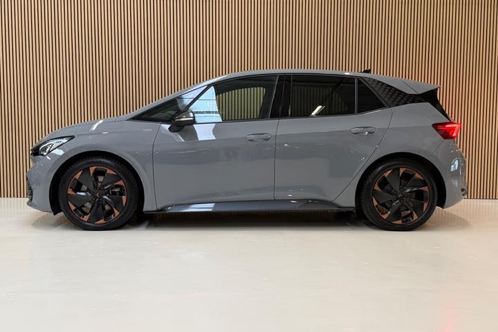 Grå Cupra Born fra 2024