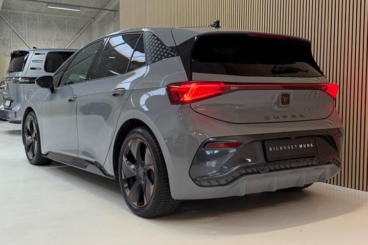 Grå Cupra Born fra 2024