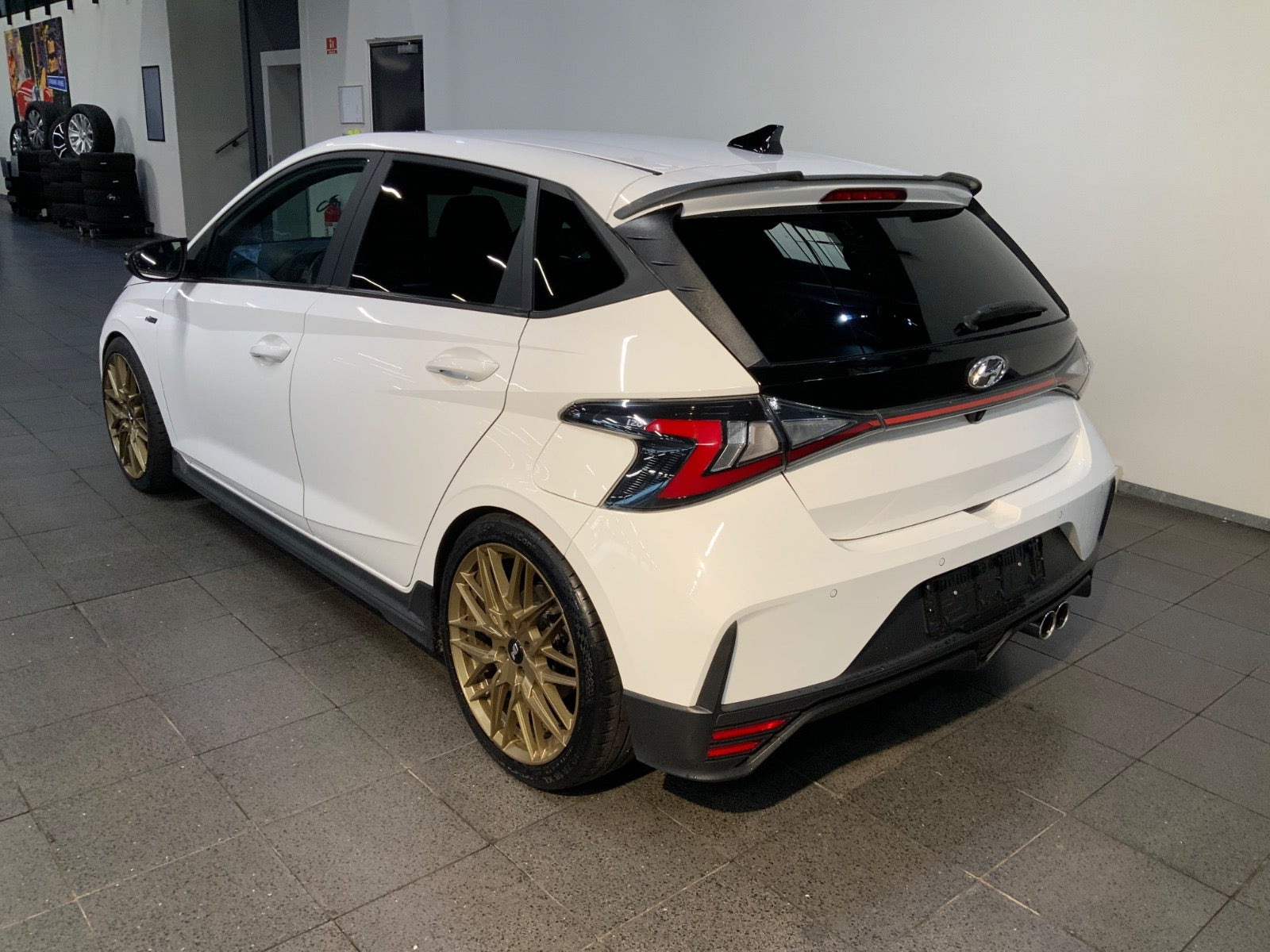 Hvid Hyundai i20 fra 2022