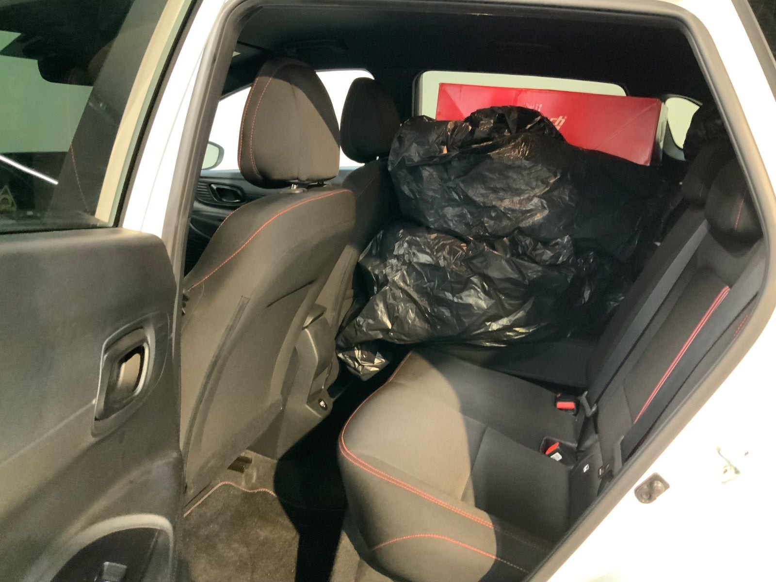 Hvid Hyundai i20 fra 2022