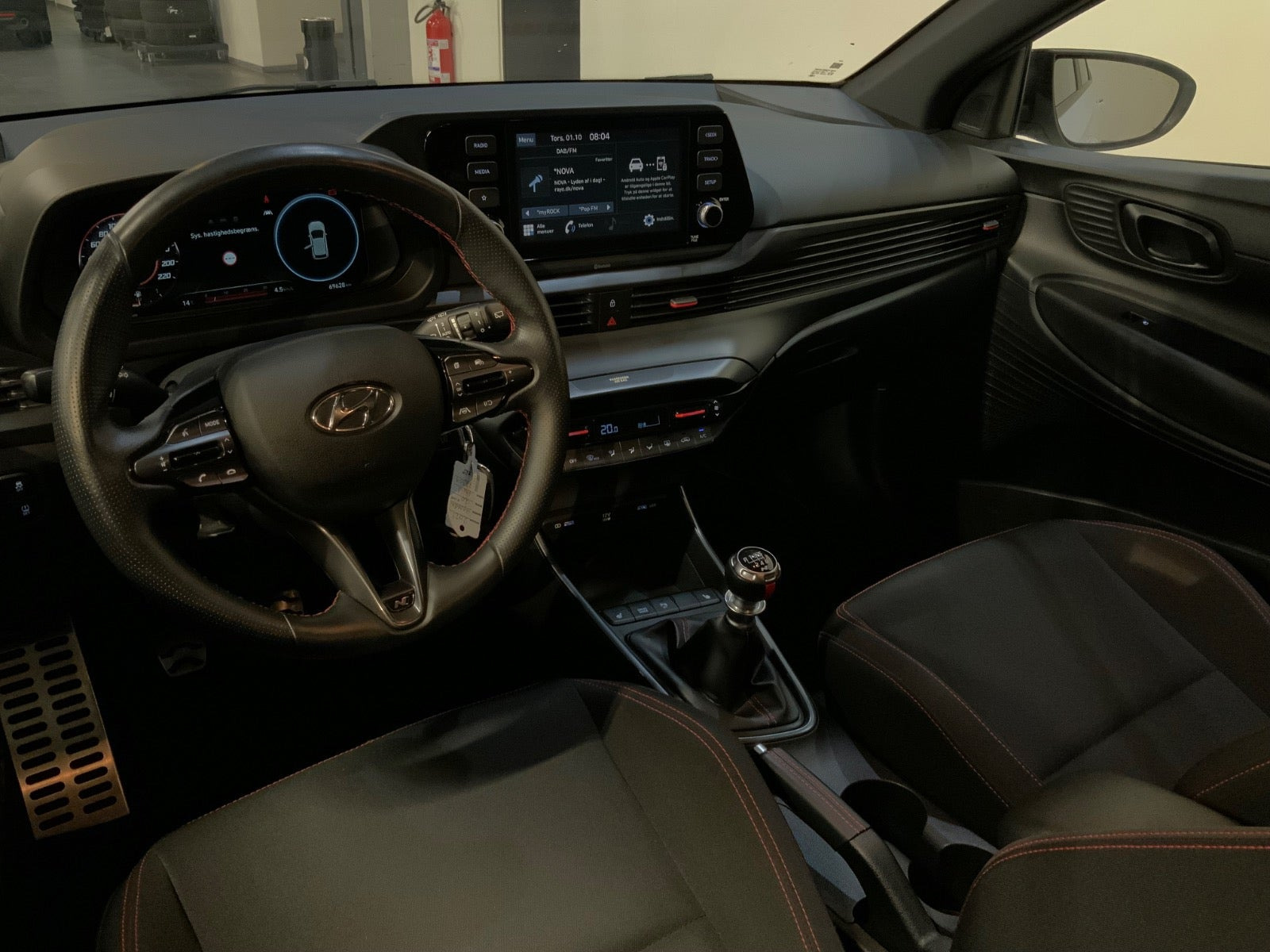 Hvid Hyundai i20 fra 2022