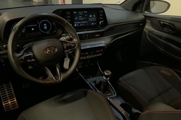 Hvid Hyundai i20 fra 2022