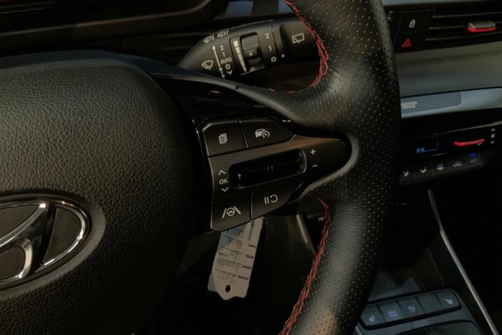 Hvid Hyundai i20 fra 2022