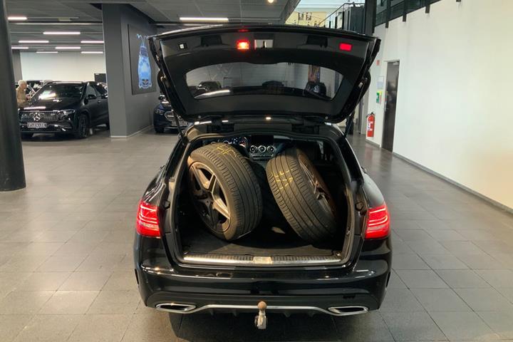 Sort Mercedes C220 d fra 2019