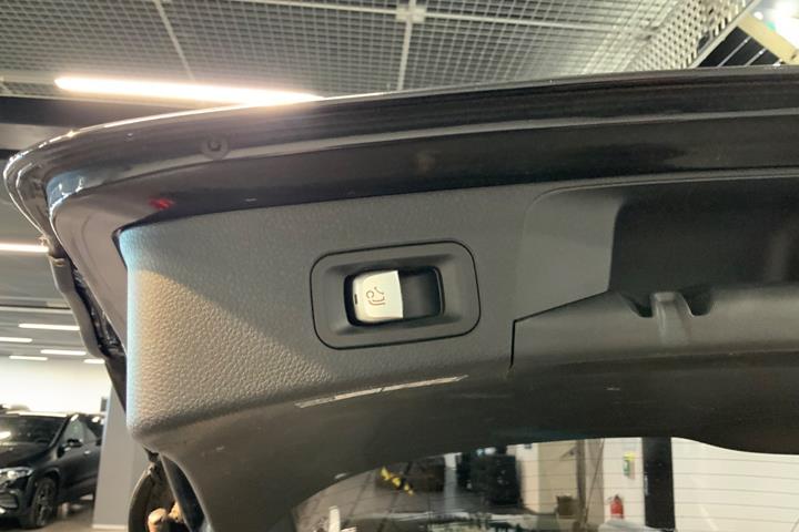 Sort Mercedes C220 d fra 2019