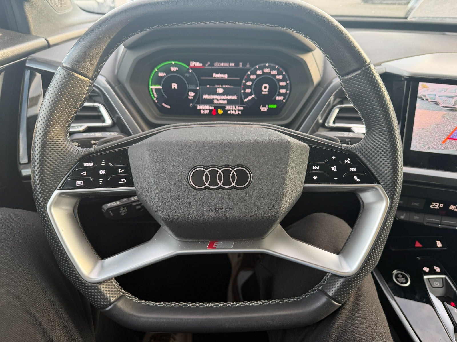 Sort Audi Q4 e-tron fra 2024