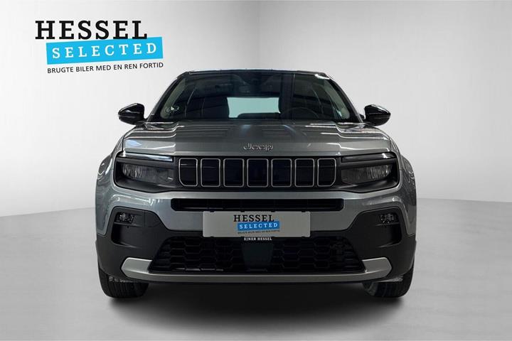 Grå Jeep Avenger fra 2025